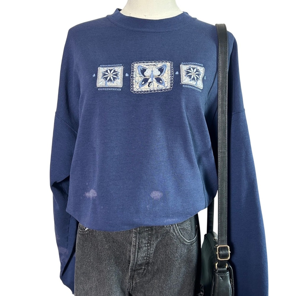 Vintage 90's Butterfly Floral Embroidered Crewneck Sweatshirt XL‎ Distressed